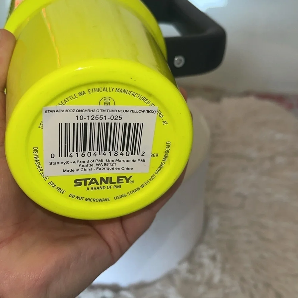Stanley Bright Yellow Travel Mug with Black Handle - Picture 6 of 6